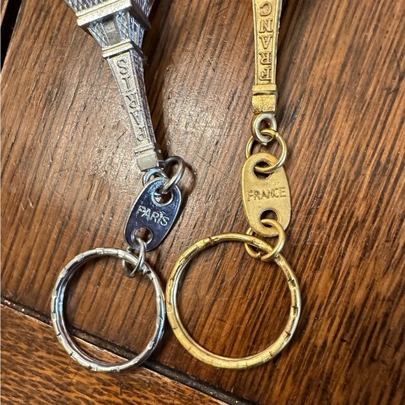 10 Eiffel Tower Keychains! Straight from France! - Picture 6 of 6